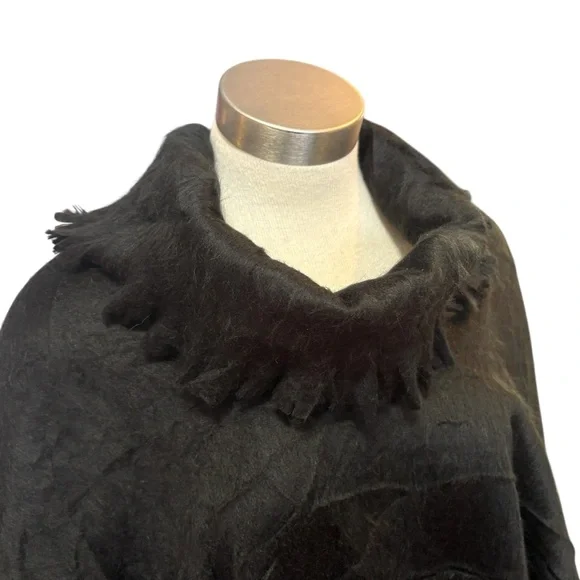 NWT Pokoloko Cowl Neck Poncho Shawl Black "Ink Tartan" One Size - Picture 4 of 14